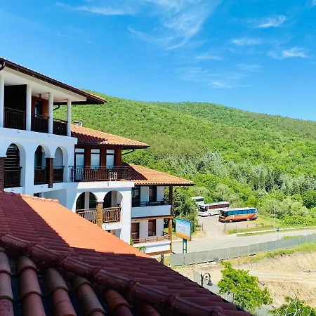 Appartamento Bratanov Etara 3 *